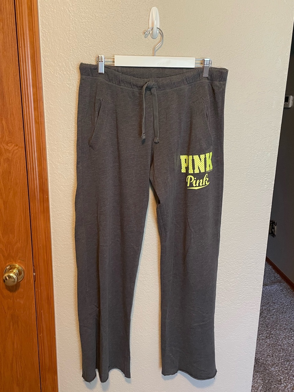 VS PINK dark grey sweatpants